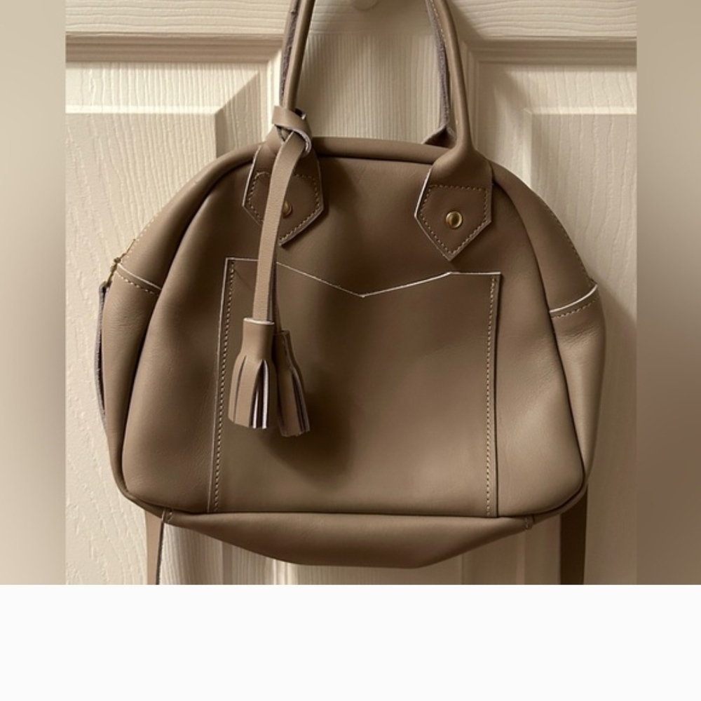 Elegant Tan Handbag